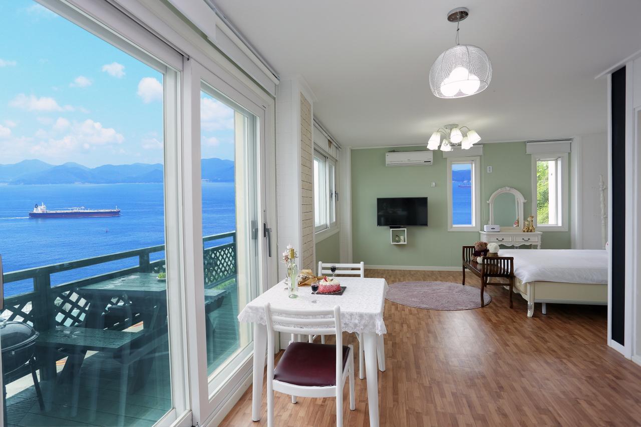 Villa Montmartre Namhae Exterior foto